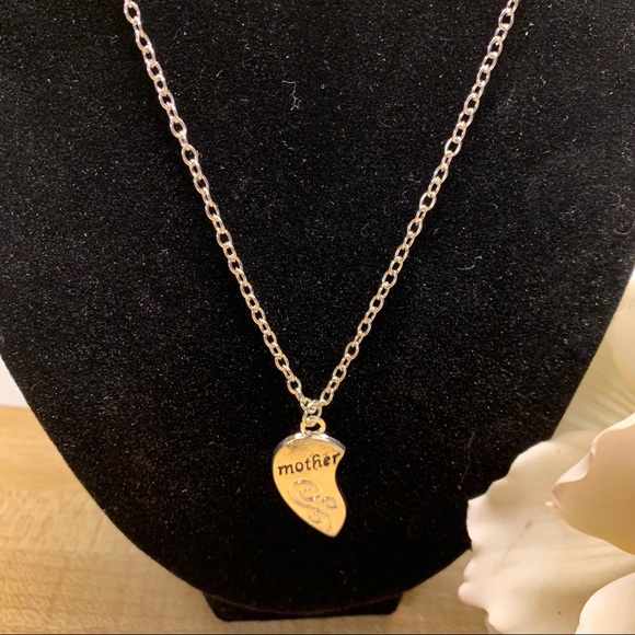 Lovely Mother & Daughter Necklace - Picture 3 of 4